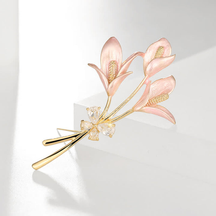 Broche de esmalte con circonita y flor de lirio rosa para mujer