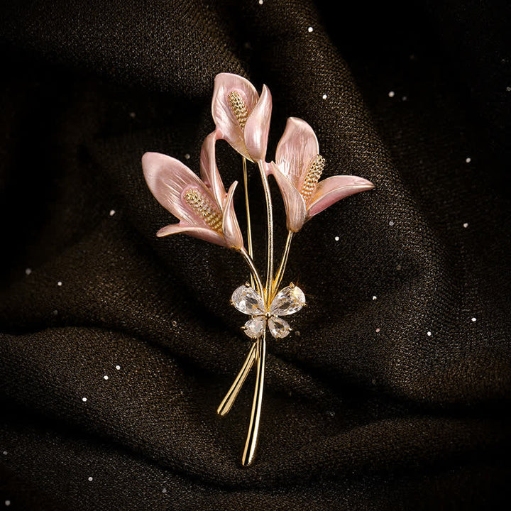Broche de esmalte con circonita y flor de lirio rosa para mujer