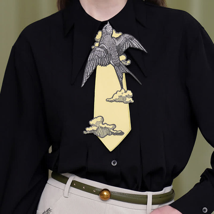 Corbata con cremallera bordada con golondrinas voladoras amarillas para mujer