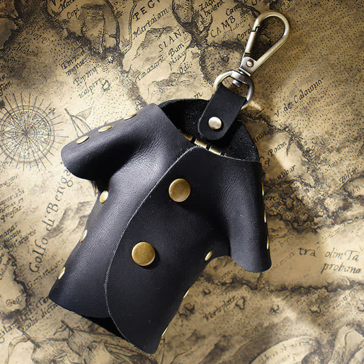 Estuche para llaves de cuero con forma de ropa linda y creativa.