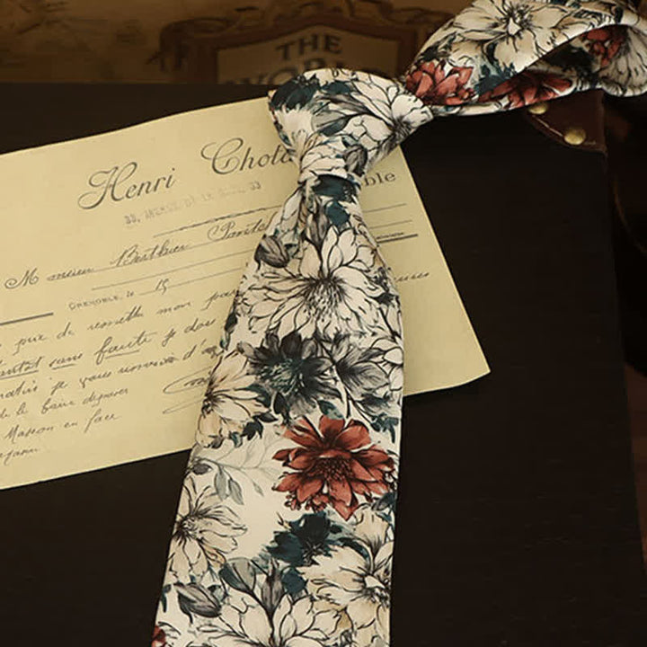 Corbata de hombre con peonías y motivos florales nostálgicos