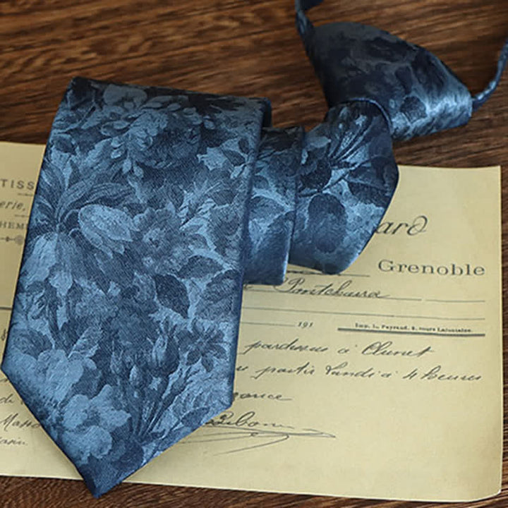 Corbata de negocios para hombre con llamativo estampado floral.