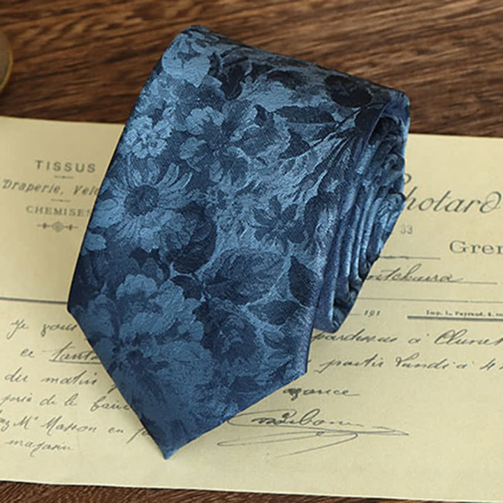 Corbata de negocios para hombre con llamativo estampado floral.