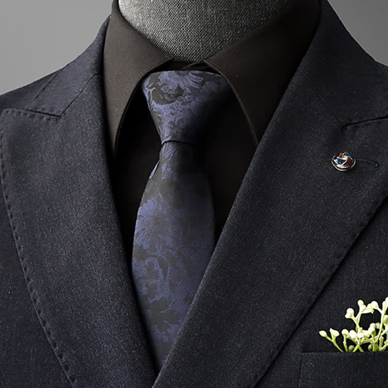 Corbata de negocios para hombre con llamativo estampado floral.