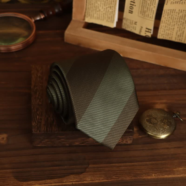 Corbata de rayas verde oliva oscuro para hombre