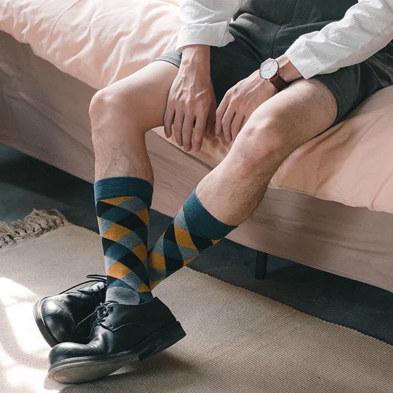 Calcetines de rombos coloridos y divertidos para hombre