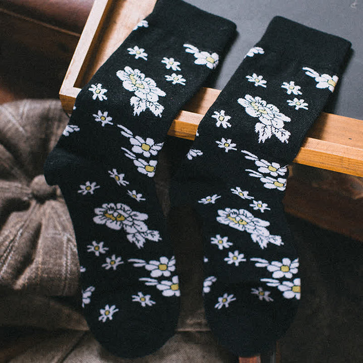 Calcetines negros con diseño de margaritas blancas pequeñas para hombre