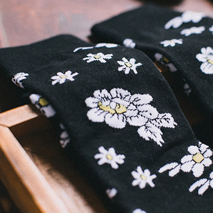 Calcetines negros con diseño de margaritas blancas pequeñas para hombre