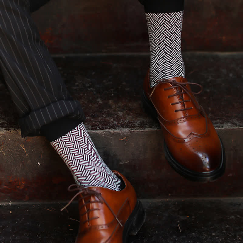 Calcetines negros de rayas con diseño enrejado para hombre