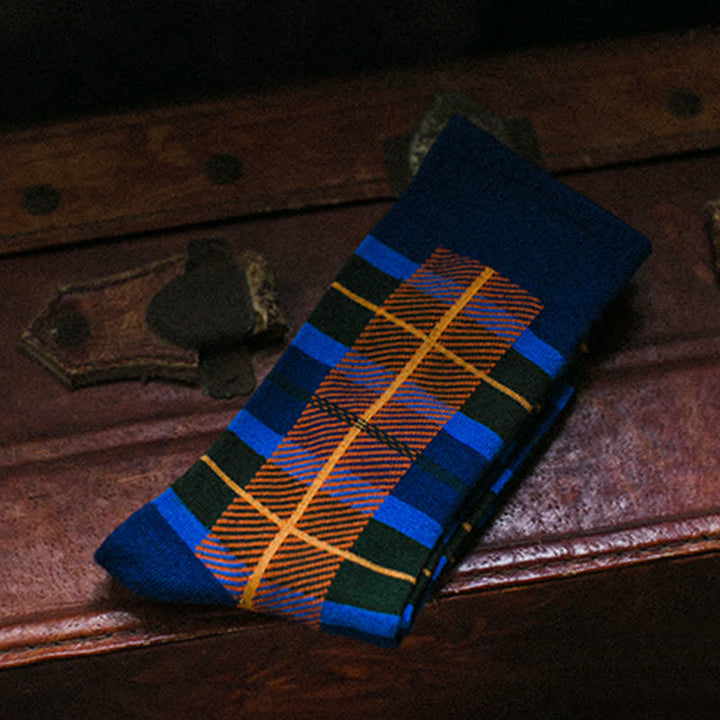 Calcetines de hombre con cuadros escoceses y diseño enrejado