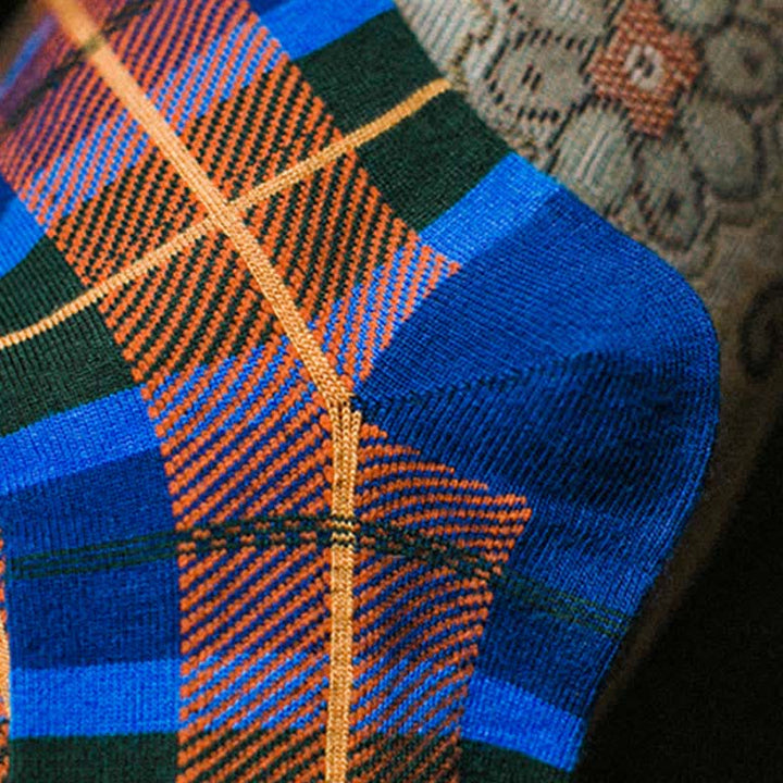 Calcetines de hombre con cuadros escoceses y diseño enrejado