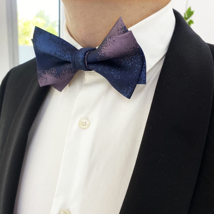 Pajarita de boda azul y violeta de ensueño para hombre