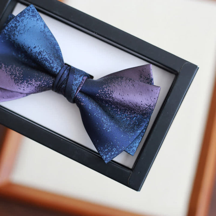 Pajarita de boda azul y violeta de ensueño para hombre