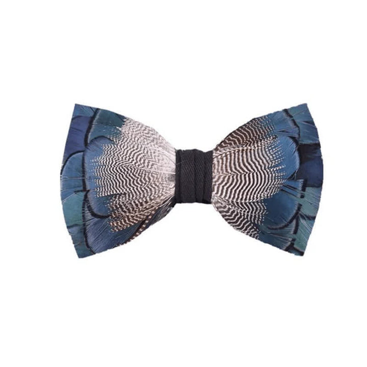Pajarita infantil con plumas de pato azul azul y blanco y broche de solapa