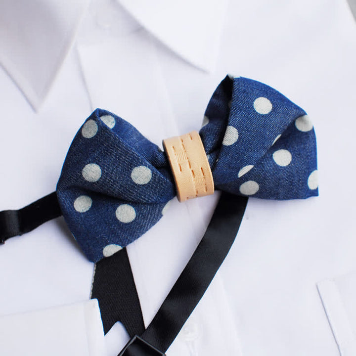 Pajarita de cuero con lunares azules para hombre