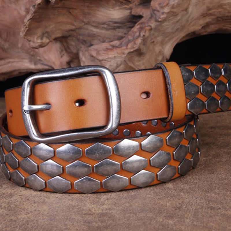 Cinturón de cuero con remaches en escamas de pescado estilo punk para hombre