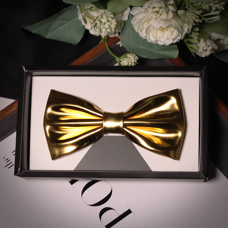 Pajarita de cuero metalizado dorado brillante y moderna para hombre
