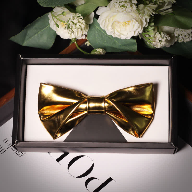 Pajarita de cuero metalizado dorado brillante y moderna para hombre