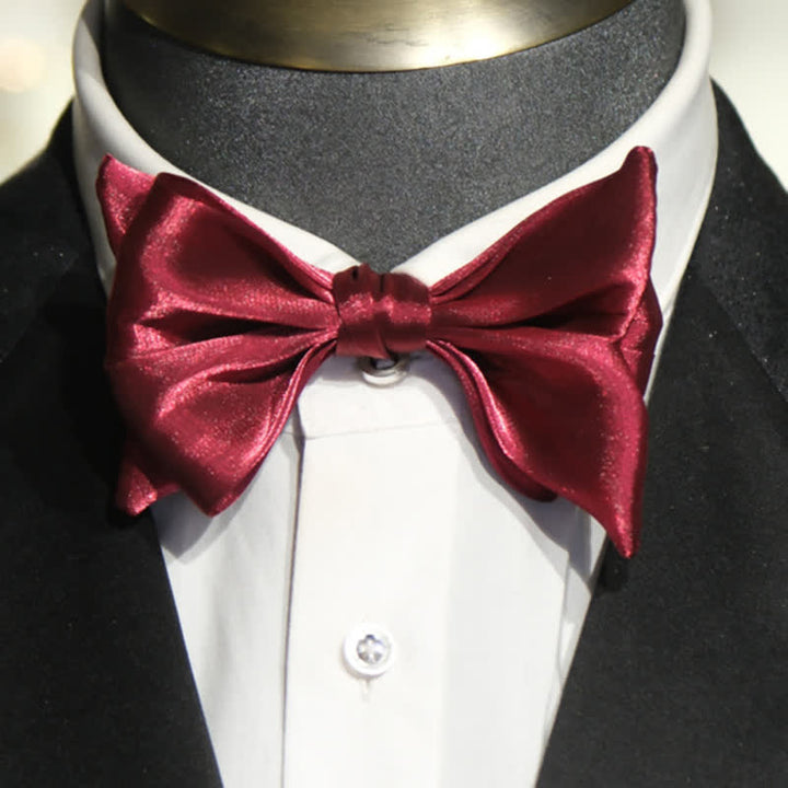 Pajarita con forma de cola de pez brillante de color rojo vino para hombre