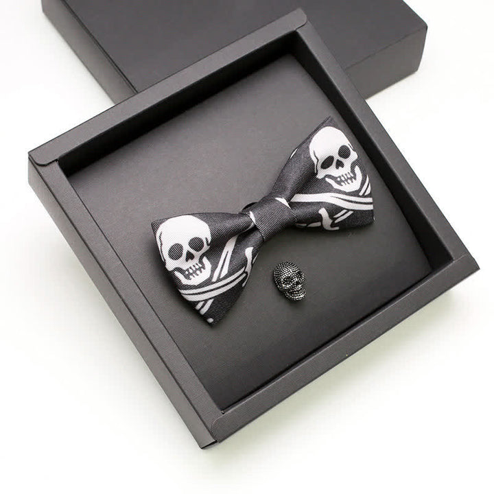 Juego de 2 broches y pajaritas con calavera pirata en blanco y negro para hombre