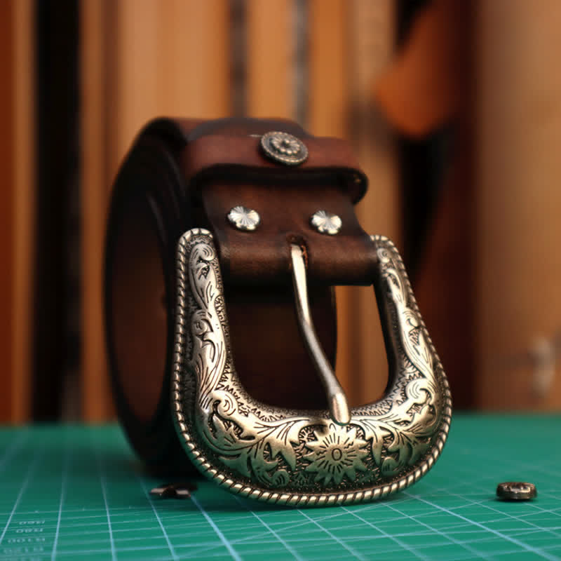 Cinturón de cuero con hebilla de flor tallada elegante para hombre