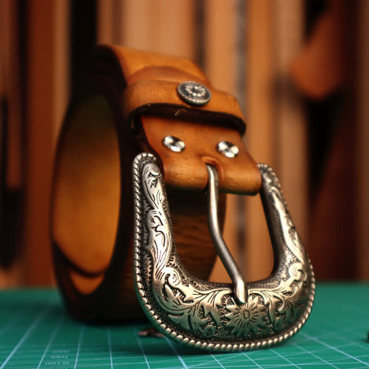Cinturón de cuero con hebilla de flor tallada elegante para hombre