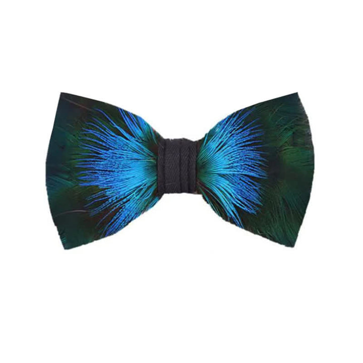 Pajarita con plumas azules y verdes Aurora y broche de solapa