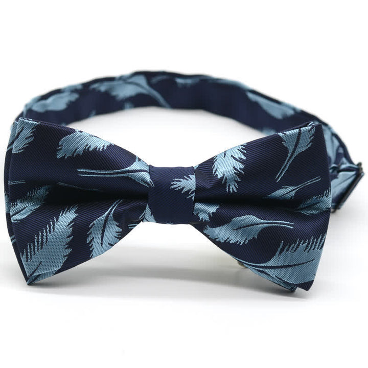 Pajarita informal de uso diario con estampado floral y plumas para hombre