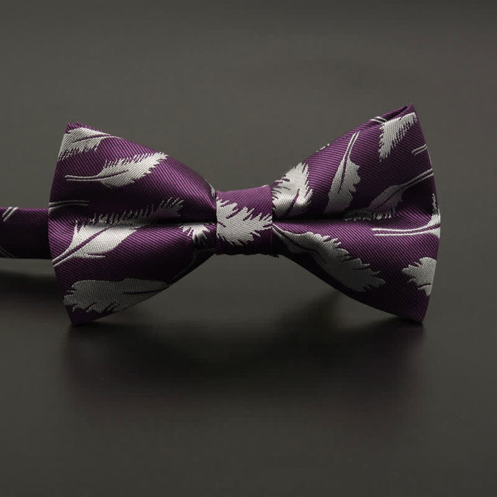 Pajarita informal de uso diario con estampado floral y plumas para hombre