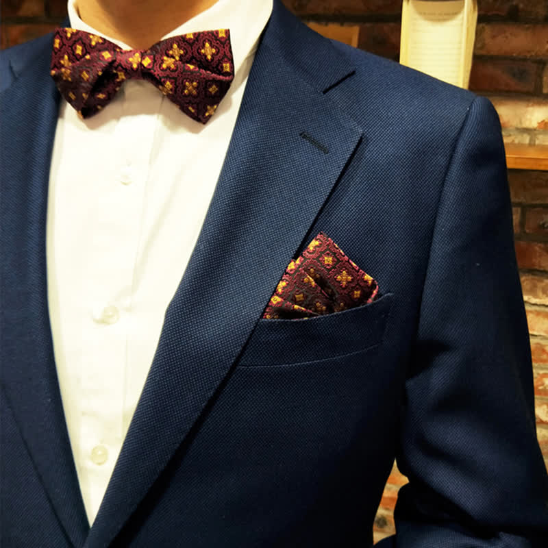 Pajarita de gran tamaño con punta bordada en rojo oscuro y dorado para hombre