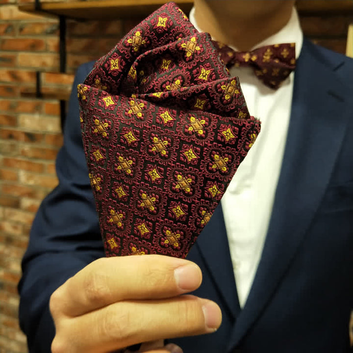 Pajarita de gran tamaño con punta bordada en rojo oscuro y dorado para hombre