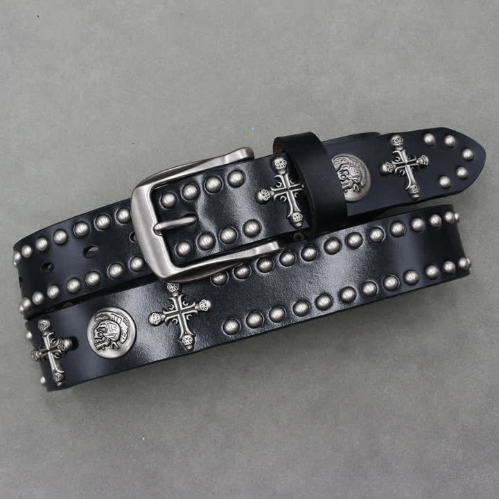 Cinturón de cuero con remaches de doble pasador y calavera cruzada