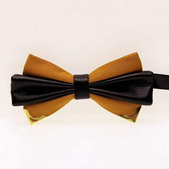 Pajarita de cuero doble con borde de metal dorado para hombre