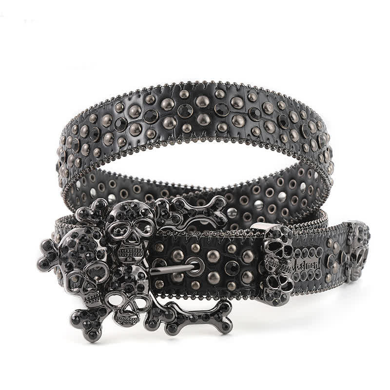 Cinturón de cuero con remaches de diamantes de imitación y mini calaveras con tachuelas brillantes