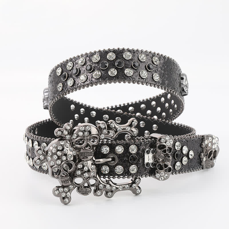 Cinturón de cuero con remaches de diamantes de imitación y mini calaveras con tachuelas brillantes