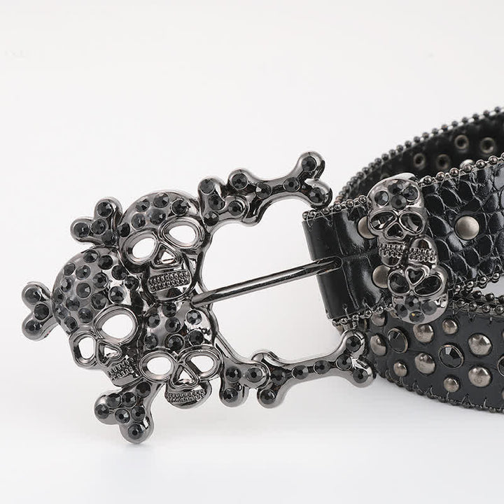 Cinturón de cuero con remaches de diamantes de imitación y mini calaveras con tachuelas brillantes