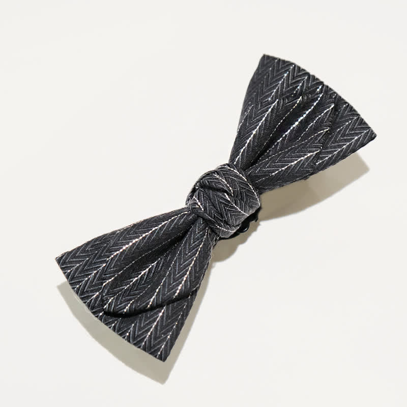 Pajarita con estampado de espiga de rayas gris oscuro para hombre