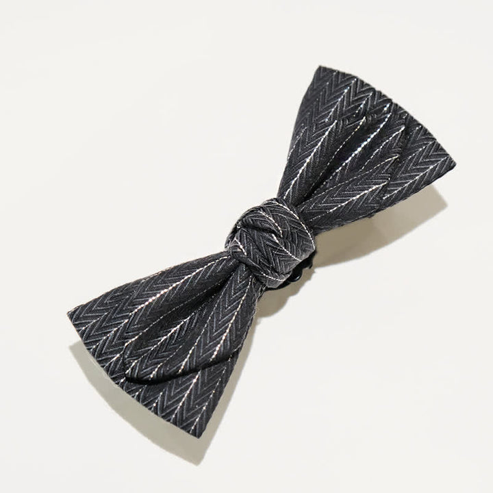 Pajarita con estampado de espiga de rayas gris oscuro para hombre