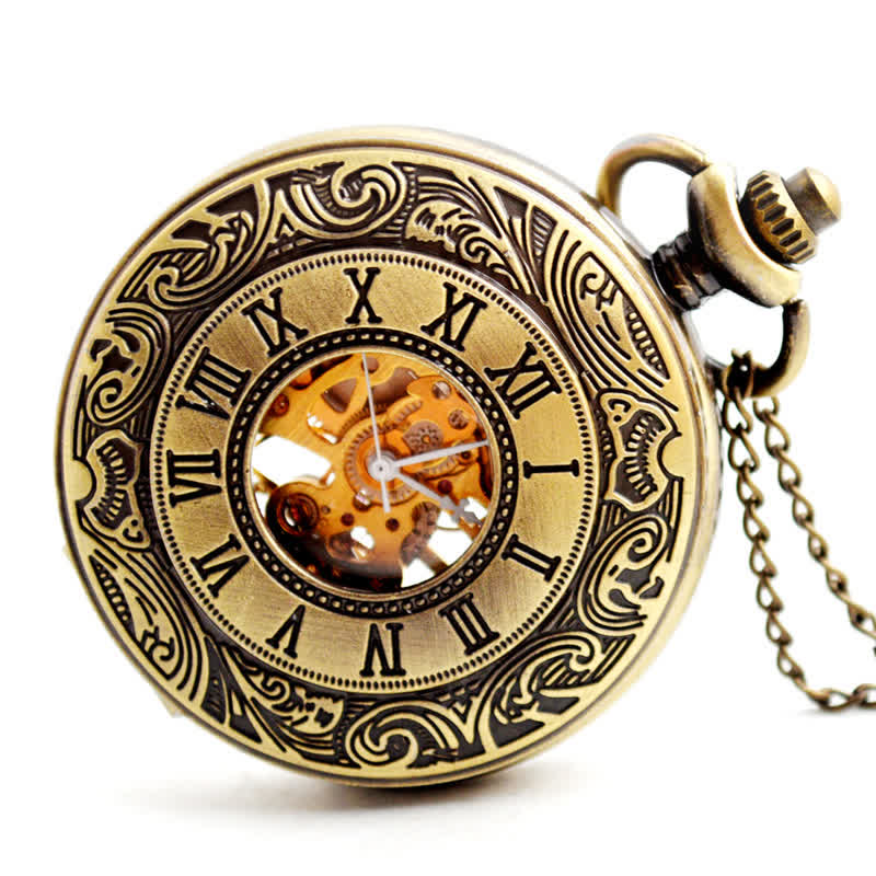 Reloj de bolsillo mecánico antiguo con números romanos clásicos.