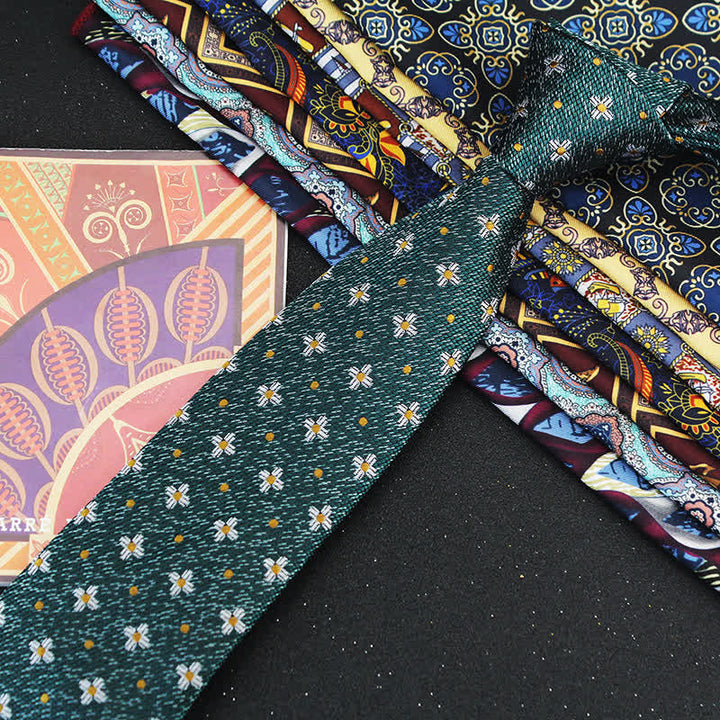Corbata de hombre con estampado floral de lunares y margaritas en verde oscuro
