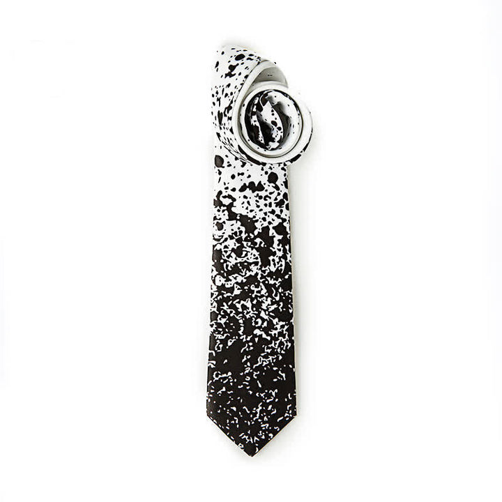 Corbata de hombre con salpicaduras de tinta abstracta en blanco y negro
