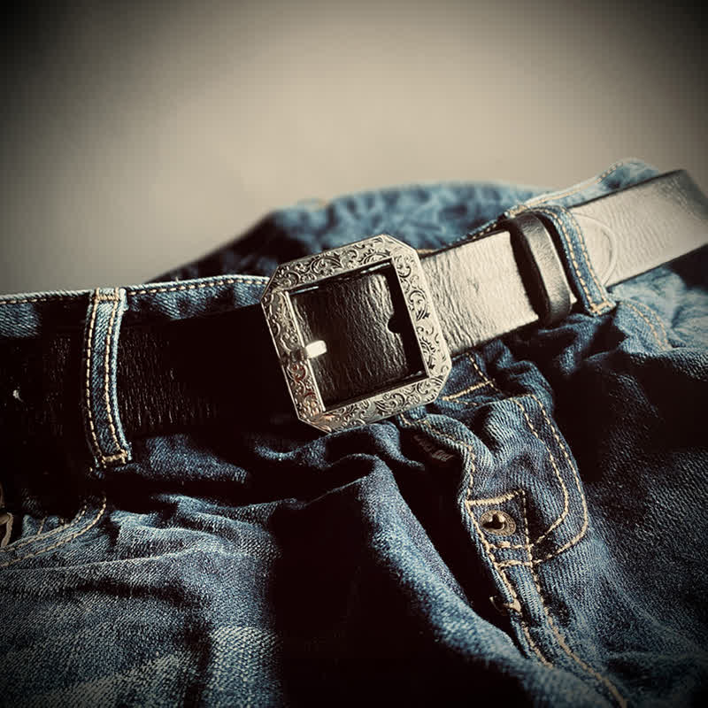 Cinturón de cuero para pantalones con hebilla grabada con flores cuadradas