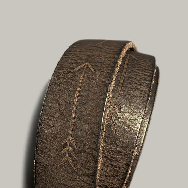Cinturón de cuero con hebilla plateada y estampado de sol en relieve retro