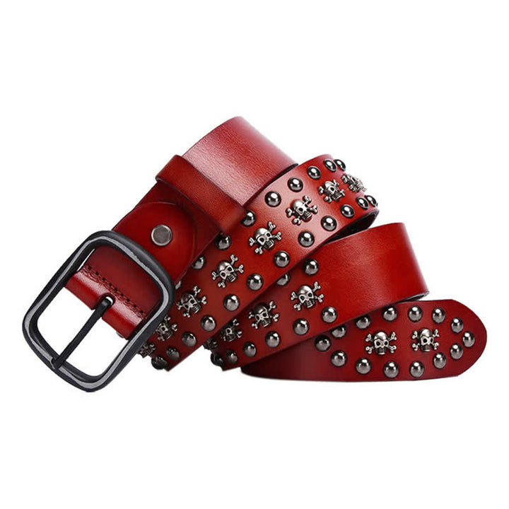 Cinturón de cuero con remaches de calavera gótica tachonada