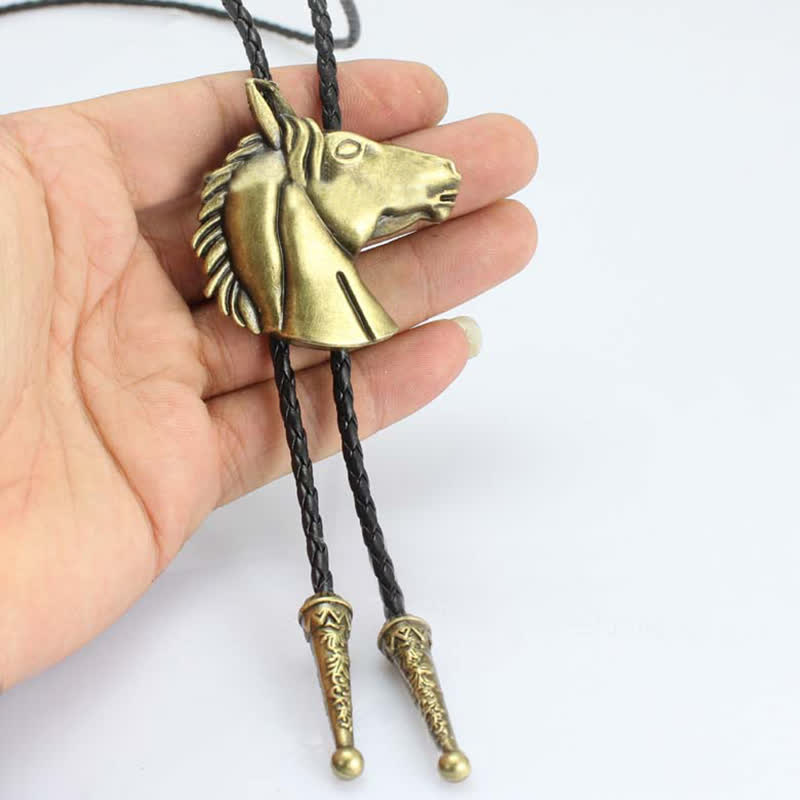 Corbata de cuero estilo bolo de vaquero con cabeza de caballo estereoscópica