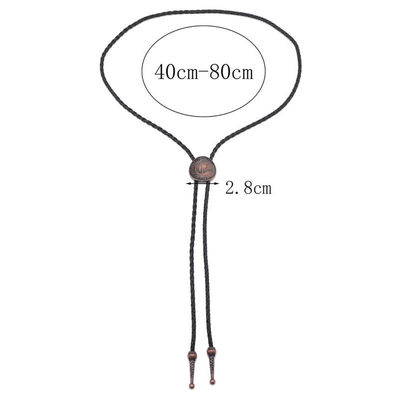 Corbata de cuero con forma de bolo y moneda antigua de tres veleros