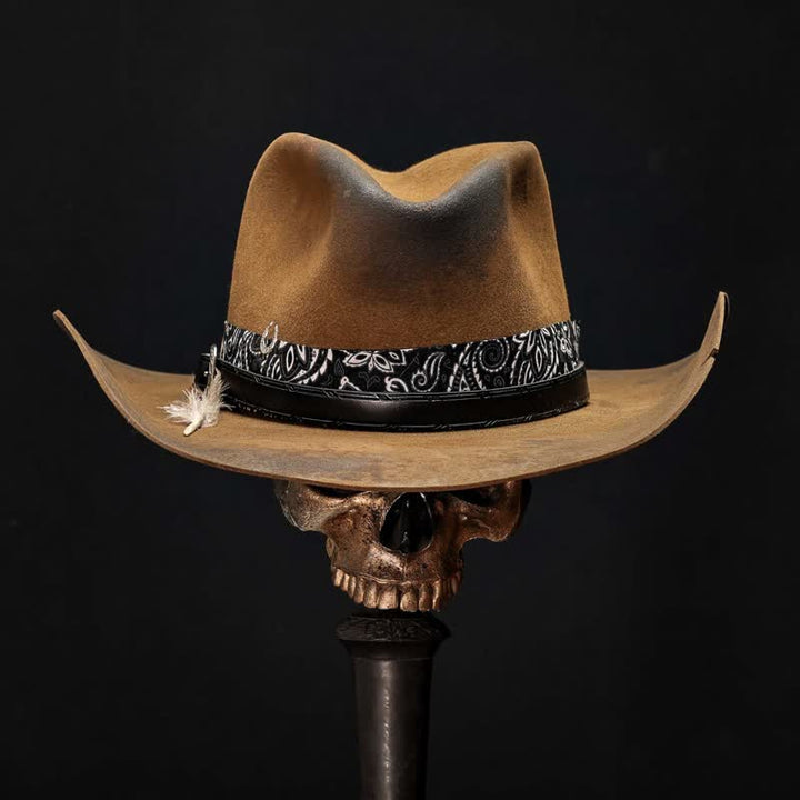 Sombrero de vaquero de lana con plumas y correa de cuero de cachemira