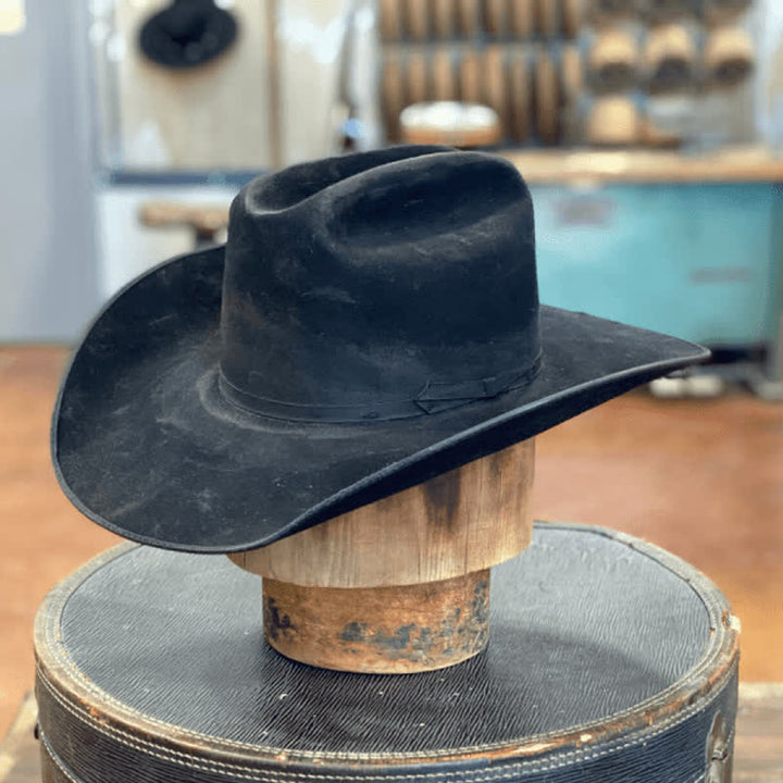 Sombrero vaquero de lana con nudo de lazo desgastado de color negro