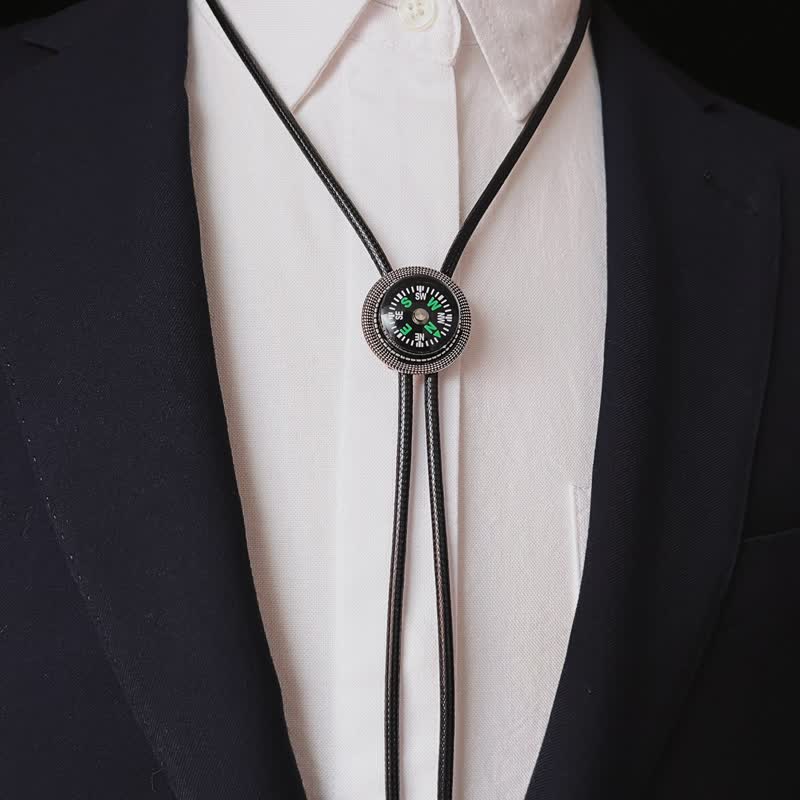 Accesorio informal estilo brújula de moda, corbata bolo