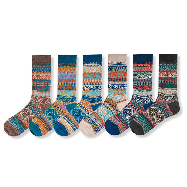 Calcetines de algodón con estampados geométricos tribales vintage.